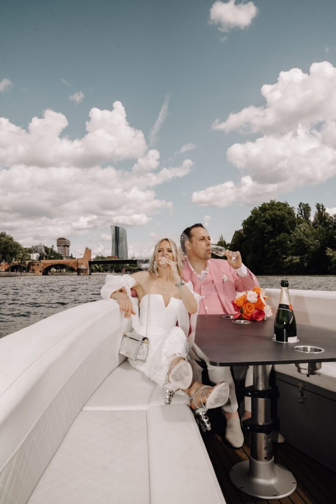 Bootsfahrt_Rhein-Main_City_Hochzeit_Frankfurt_Hochzeitsplaner_Stefanie_Lahm